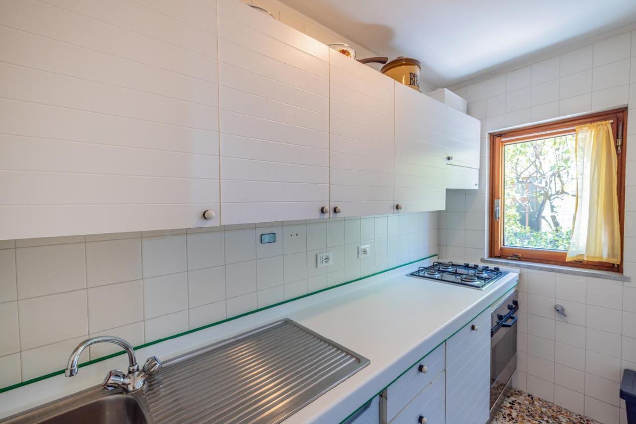 Casa Bell - Appartamento Con Parcheggio Privato E Bike Room Finale Ligure Exteriör bild